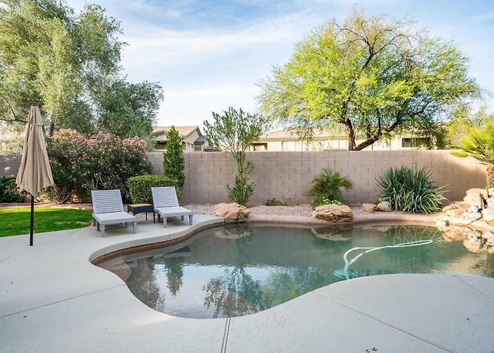 Relaxing 4br House With Pool Near Golf Club & Holiday home Chandler