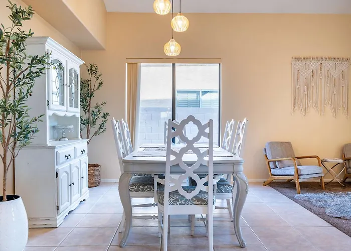 Holiday home Relaxing 4br House With Pool Near Golf Club &
