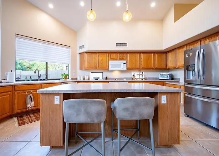 Holiday home Relaxing 4br House With Pool Near Golf Club & Chandler