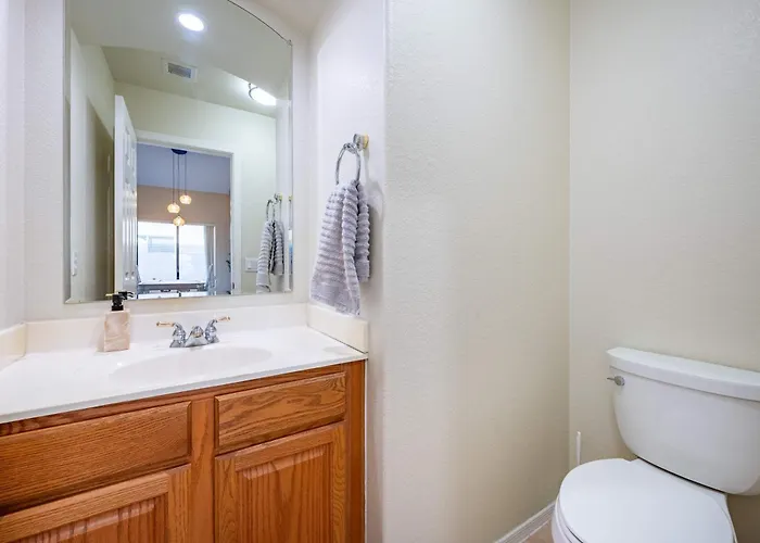 Holiday home Relaxing 4br House With Pool Near Golf Club & Chandler
